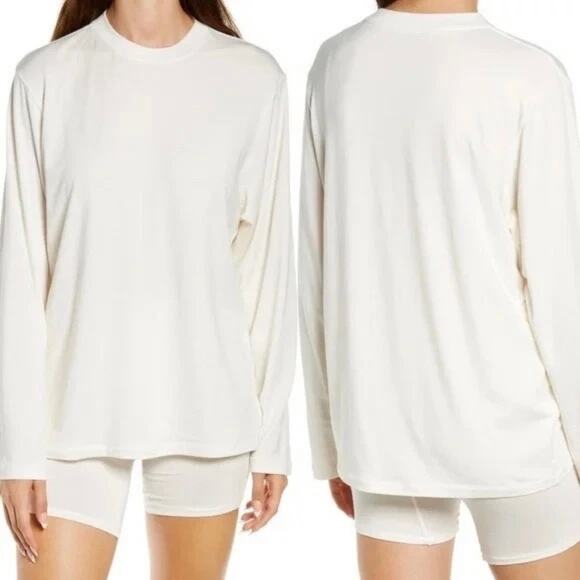 SKIMS Tops - Skims Sz Small Boyfriend Long Sleeve T Shirt in Marble Off White Elevated Basics